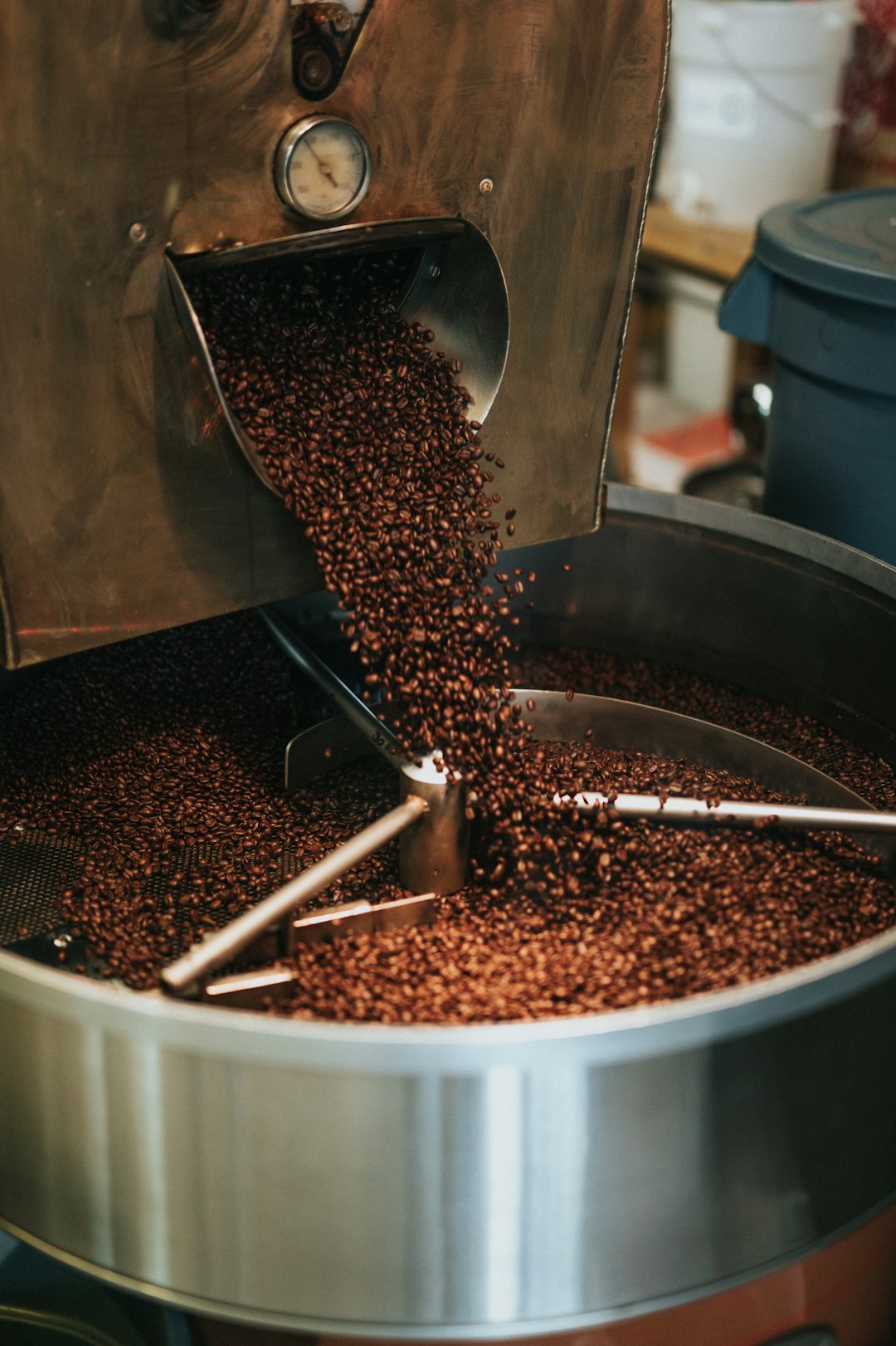 Grind Coffee Beans Without a Grinder: Can a Blender Help?
